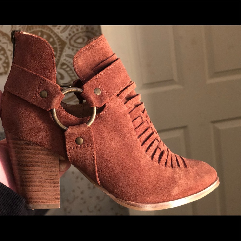 ***SOLD***Reddish/Brown Ankle Booties (NWOT)